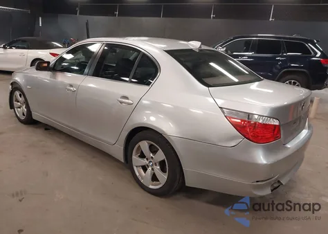 2007 BMW 530Xi из США, поврежденный, VIN WBANF73517CU24541